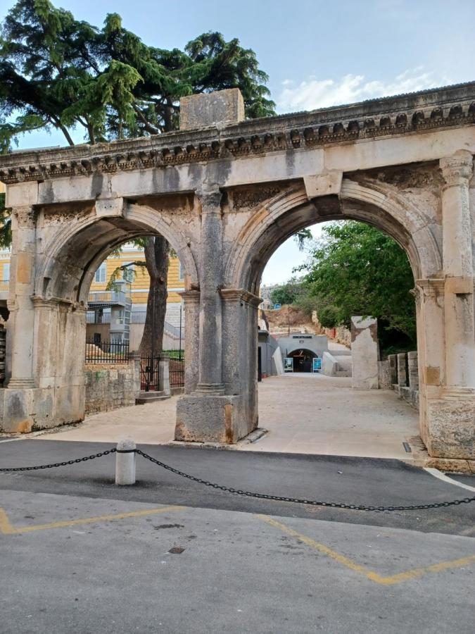Caligula City Center Apartment Pula Luaran gambar
